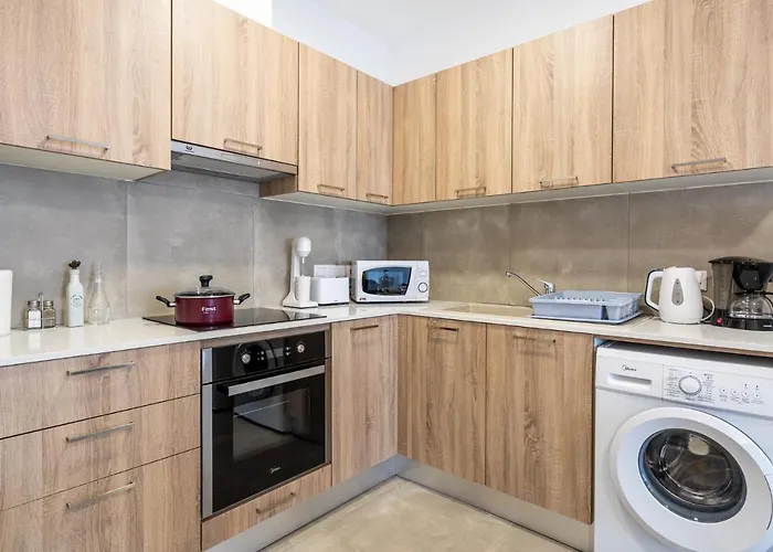 Olive 2-Bedroom Apartment In Larnaca